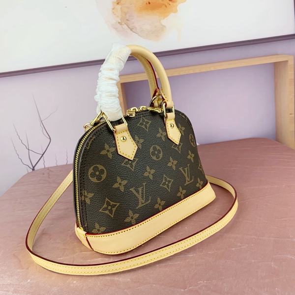 ルイヴィトンバッグ背面デザイン